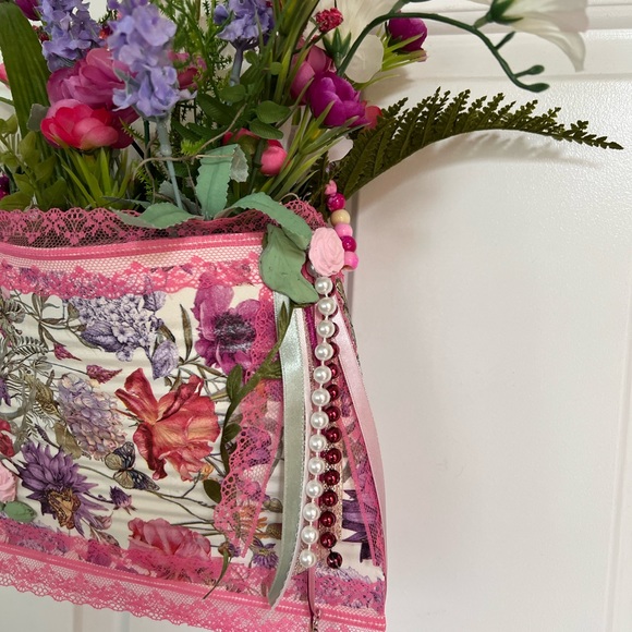 Decorated oversized tin can - Picture 3 of 13